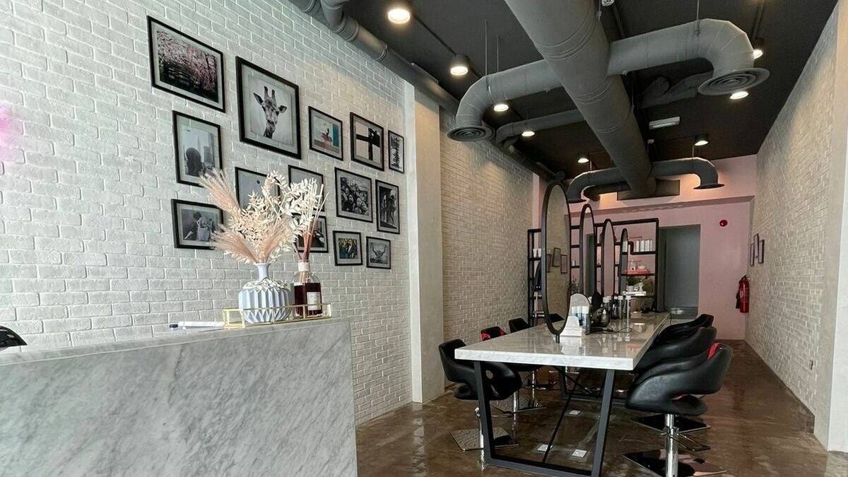 Volume Blow-Dry Bar