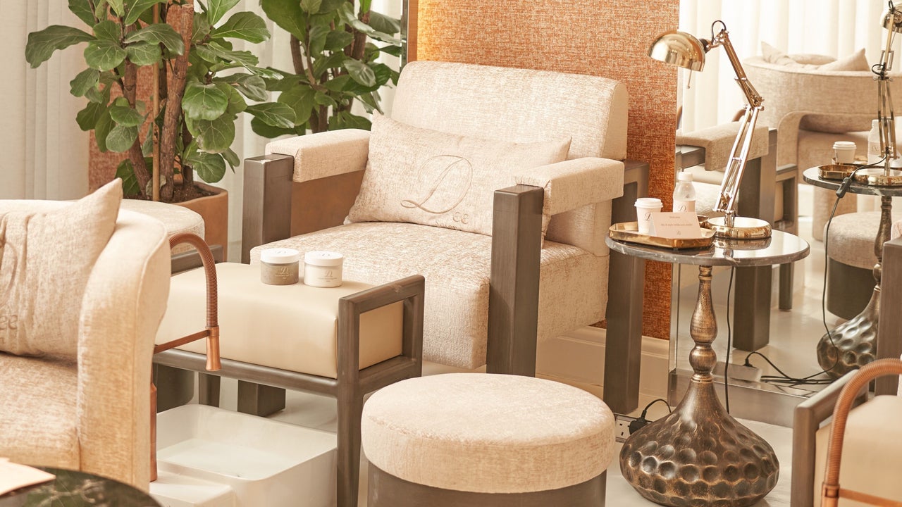 Dee Salon