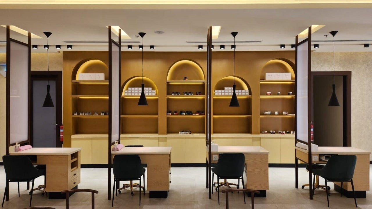 Plush Nail Boutique - Al Mutamarat