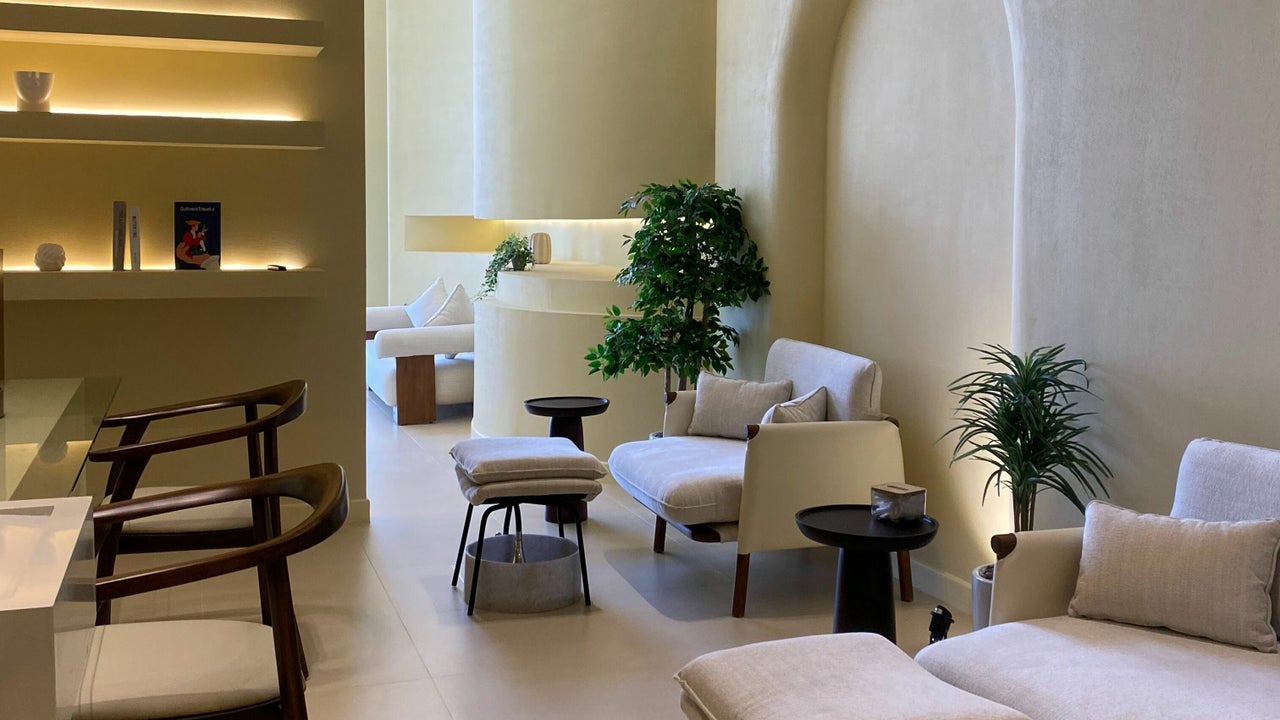 Beige Nail Studio